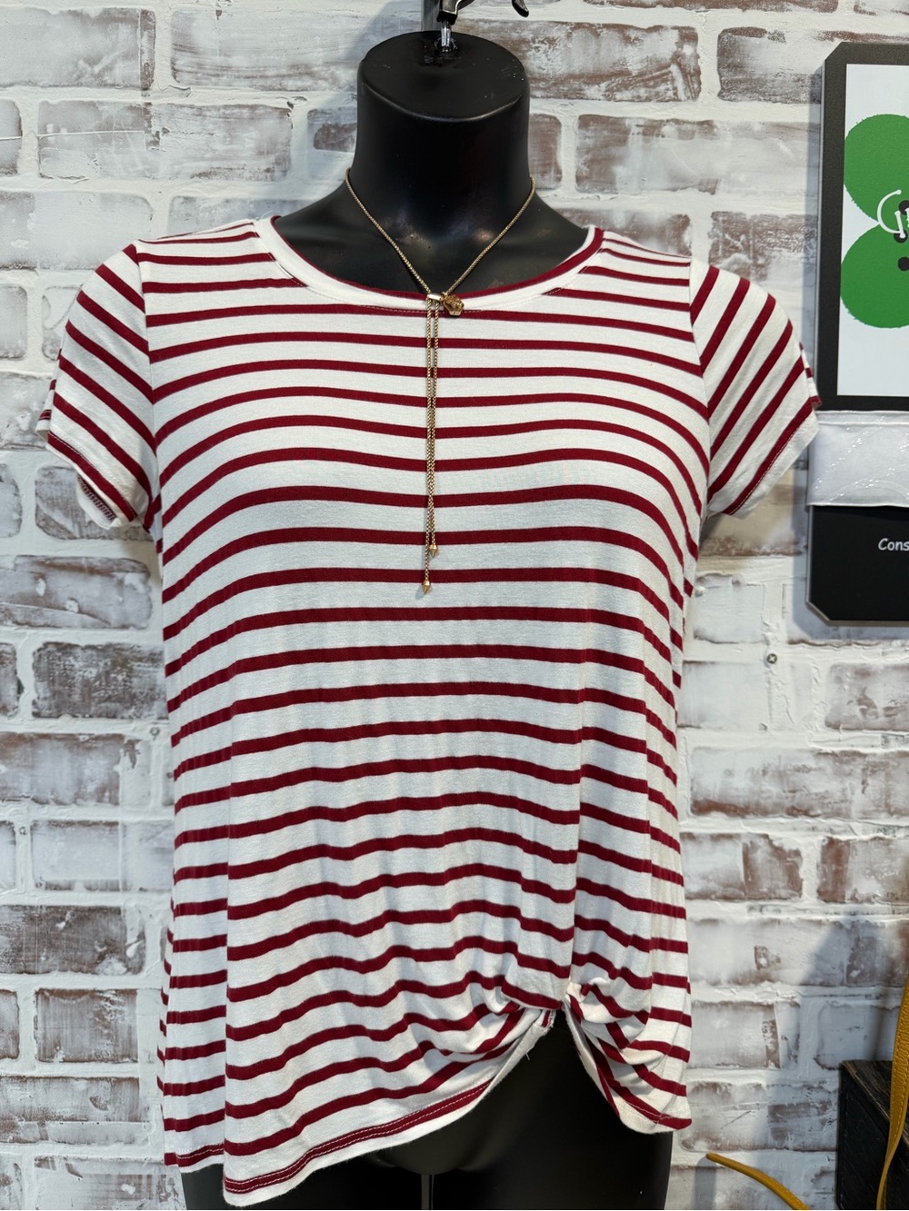 Green Envelope Short-Sleeve Knot-Front Striped Tee in White and Burgundy